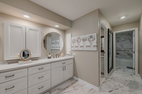 Tiny photo for 4 Oak Brook Club Drive #G205, Oak Brook, IL 60523 (MLS # 12614089)