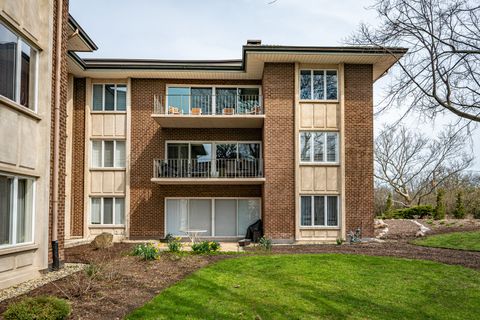 Tiny photo for 4 Oak Brook Club Drive #G205, Oak Brook, IL 60523 (MLS # 12614089)