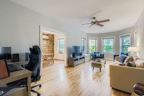 Tiny photo for 539 W Addison Street #2N, Chicago, IL 60613 (MLS # 12500767)