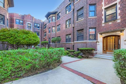 Tiny photo for 539 W Addison Street #2N, Chicago, IL 60613 (MLS # 12500767)