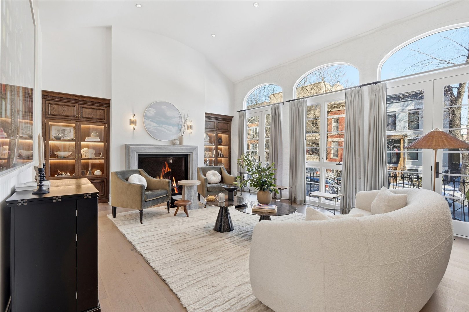 1936 N Wilmot Avenue