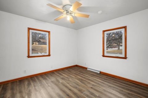 Tiny photo for 612 WAVERLY Road, Davenport, IA 52804 (MLS # 12582813)
