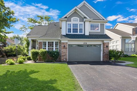 Single Family Residence in Gurnee IL 1578 Woodbury Circle.jpg