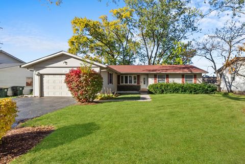 A home in Elk Grove Village