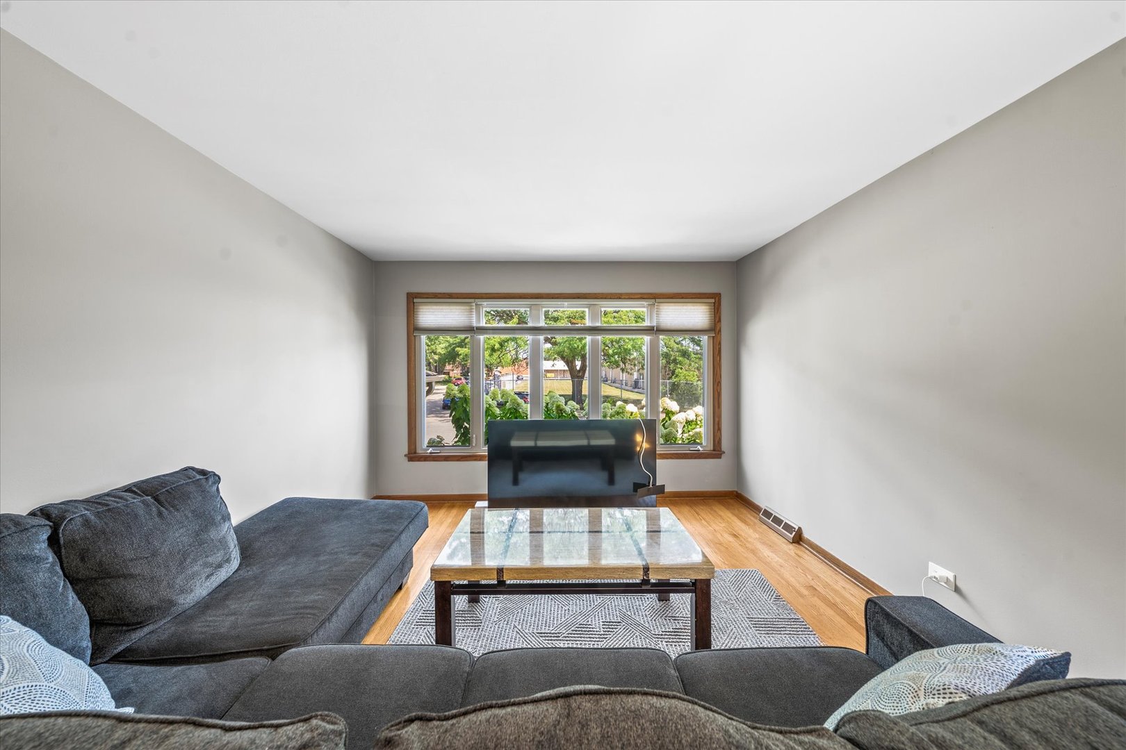 8423 W Wilson Avenue