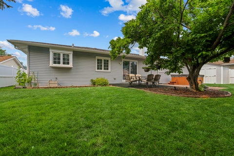 Tiny photo for 575 Gateshead Avenue N, Elk Grove Village, IL 60007 (MLS # 12749102)