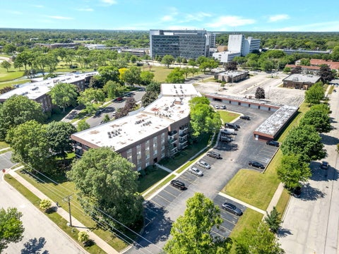 Tiny photo for 1025 S Fernandez Avenue #1S, Arlington Heights, IL 60005 (MLS # 12666152)
