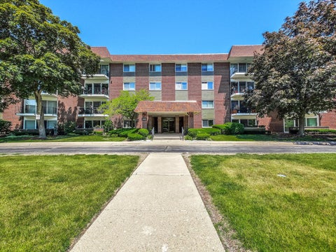 Photo of 1025 S Fernandez Avenue #S-1, Arlington Heights, IL 60005 (MLS # 12666152)