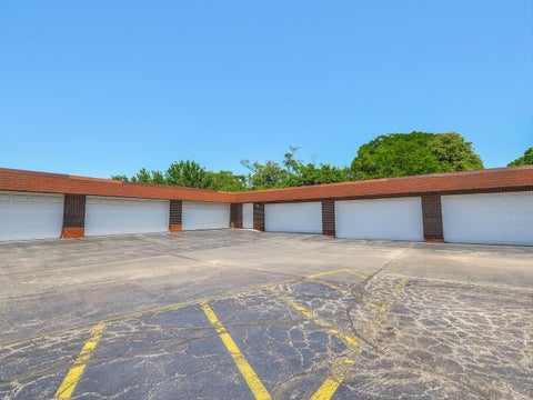Tiny photo for 1025 S Fernandez Avenue #S-1, Arlington Heights, IL 60005 (MLS # 12666152)