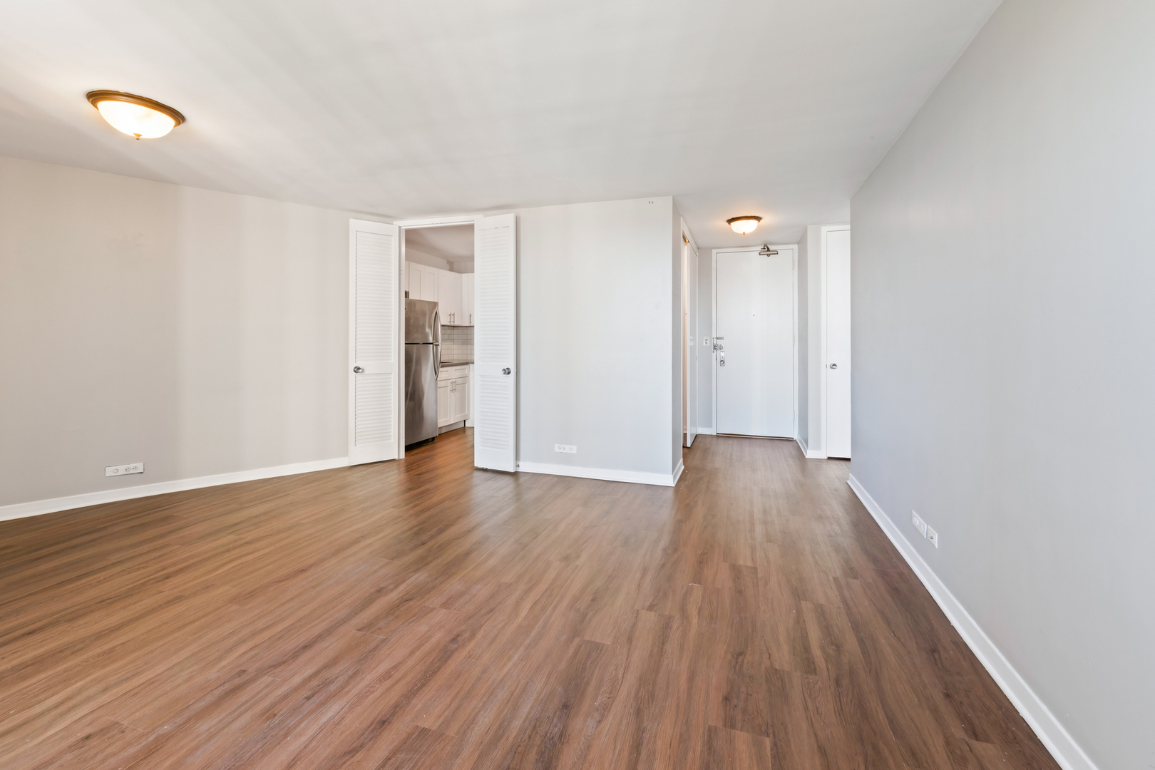 Chicago, Illinois 60614, United States, 1 Bedroom Bedrooms, ,1 BathroomBathrooms,Residential,Active,234876