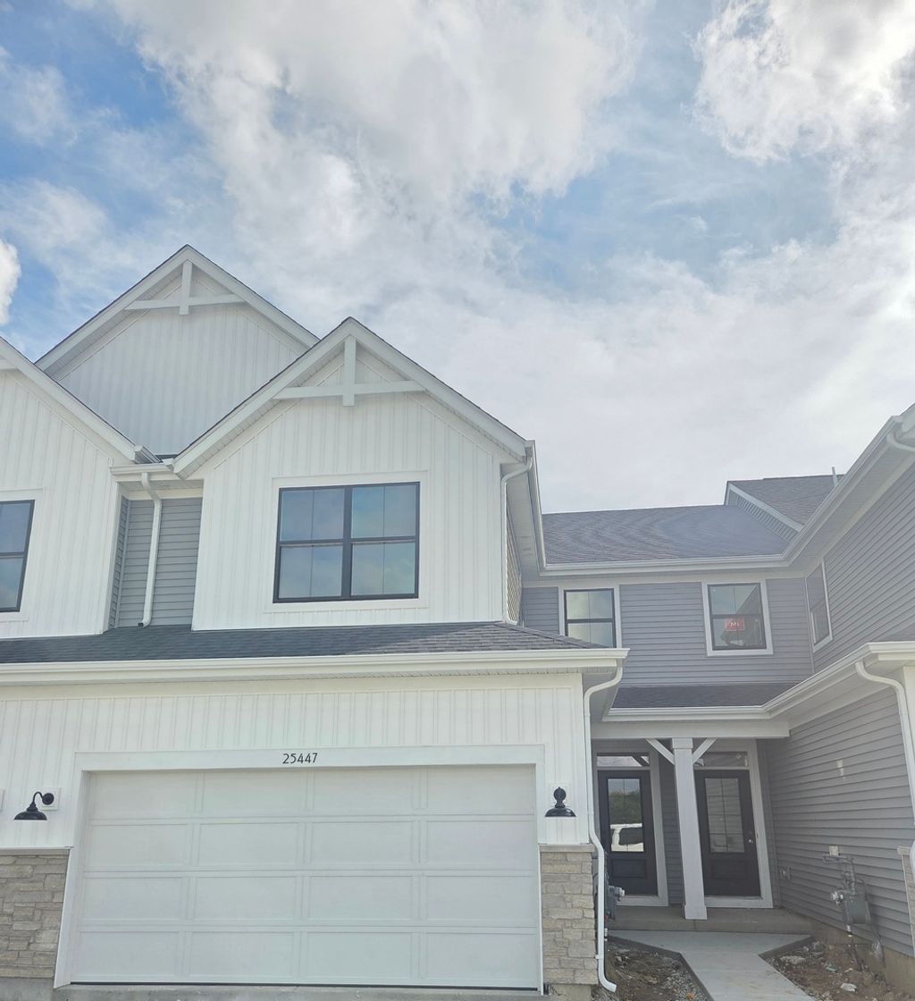 Photo for 25447 W Emory Lane, Plainfield, IL 60544 (MLS # 12432939)