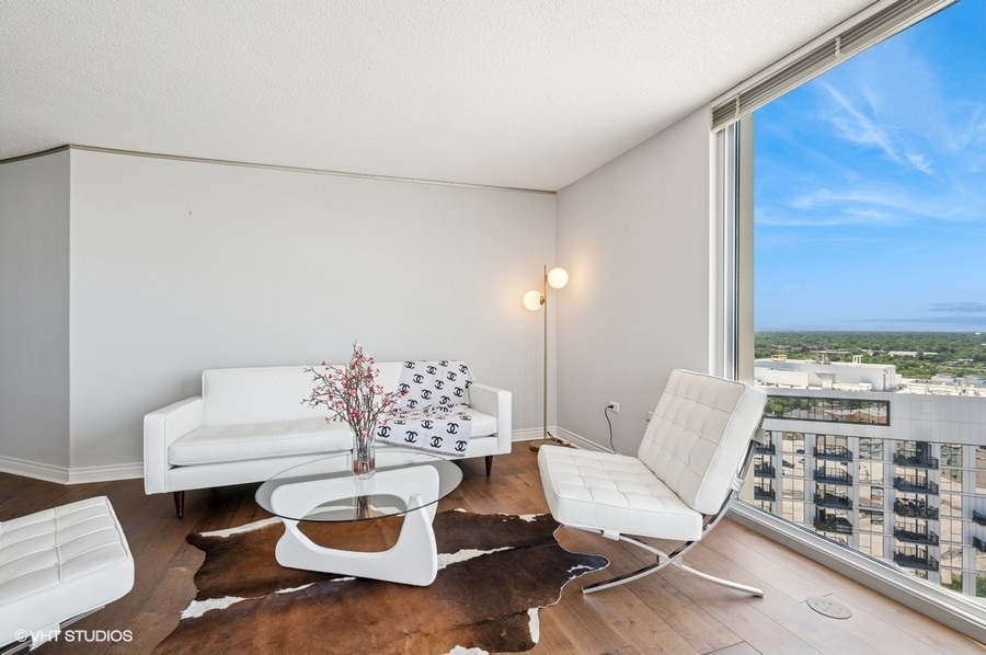 1720 MAPLE Avenue 2340