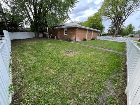 Tiny photo for 616 Seneca Drive, Aurora, IL 60506 (MLS # 12679205)