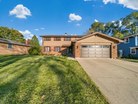 Photo of 1011 Iroquois Drive, Elgin, IL 60123 (MLS # 12774944)