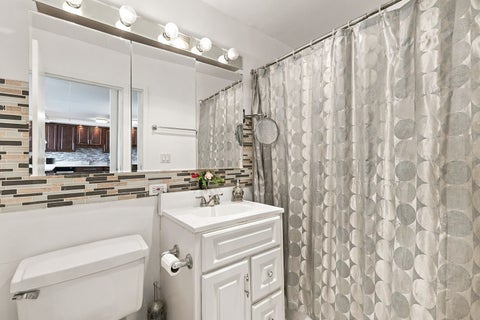 Tiny photo for 1460 N Sandburg Terrace #1110, Chicago, IL 60610 (MLS # 12772037)