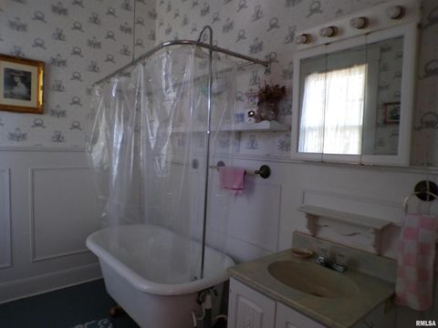 Tiny photo for 410 S Saint Louis Street, Sparta, IL 62286 (MLS # EB458832)