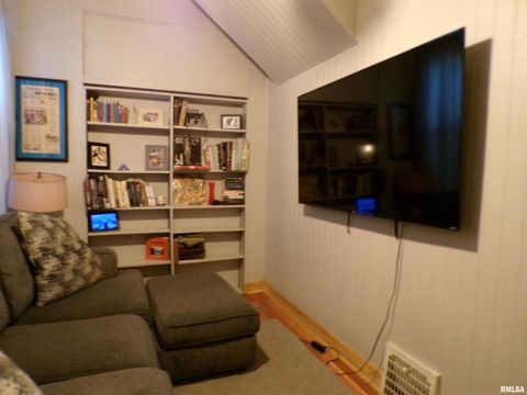 Tiny photo for 410 S Saint Louis Street, Sparta, IL 62286 (MLS # EB458832)