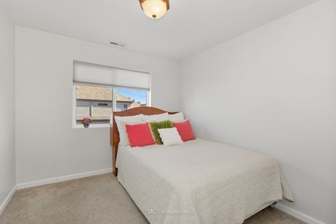 Tiny photo for 1741 Fredericksburg Lane, Aurora, IL 60503 (MLS # 12487941)