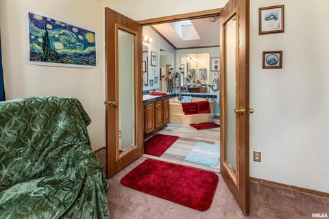 Tiny photo for 375 Lakota Way, Carbondale, IL 62902 (MLS # QC4270065)