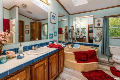 Tiny photo for 375 Lakota Way, Carbondale, IL 62902 (MLS # QC4270065)