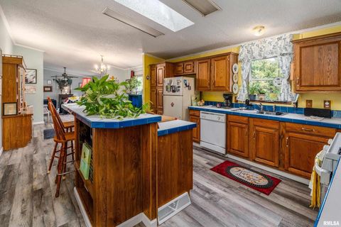 Tiny photo for 375 Lakota Way, Carbondale, IL 62902 (MLS # QC4270065)