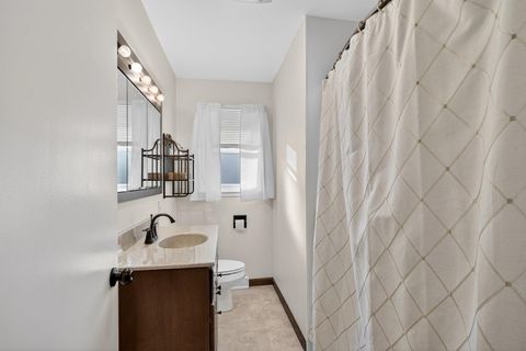 Tiny photo for 1136 4th Avenue N, Clinton, IA 52732 (MLS # 100000479)