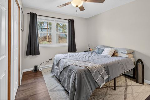 Tiny photo for 1136 4th Avenue N, Clinton, IA 52732 (MLS # 100000479)