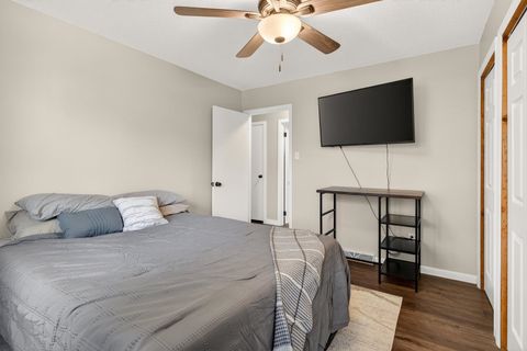 Tiny photo for 1136 4th Avenue N, Clinton, IA 52732 (MLS # 100000479)