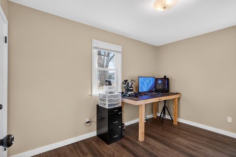 Tiny photo for 1136 4th Avenue N, Clinton, IA 52732 (MLS # 100000479)