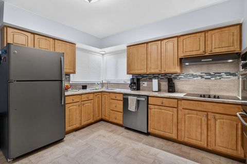 Tiny photo for 1136 4th Avenue N, Clinton, IA 52732 (MLS # 100000479)