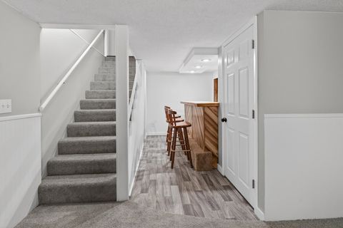 Tiny photo for 1136 4th Avenue N, Clinton, IA 52732 (MLS # 100000479)