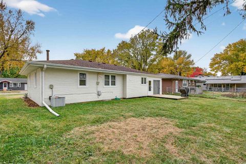 Tiny photo for 1136 4th Avenue N, Clinton, IA 52732 (MLS # 100000479)