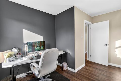 Tiny photo for 1136 4th Avenue N, Clinton, IA 52732 (MLS # 100000479)