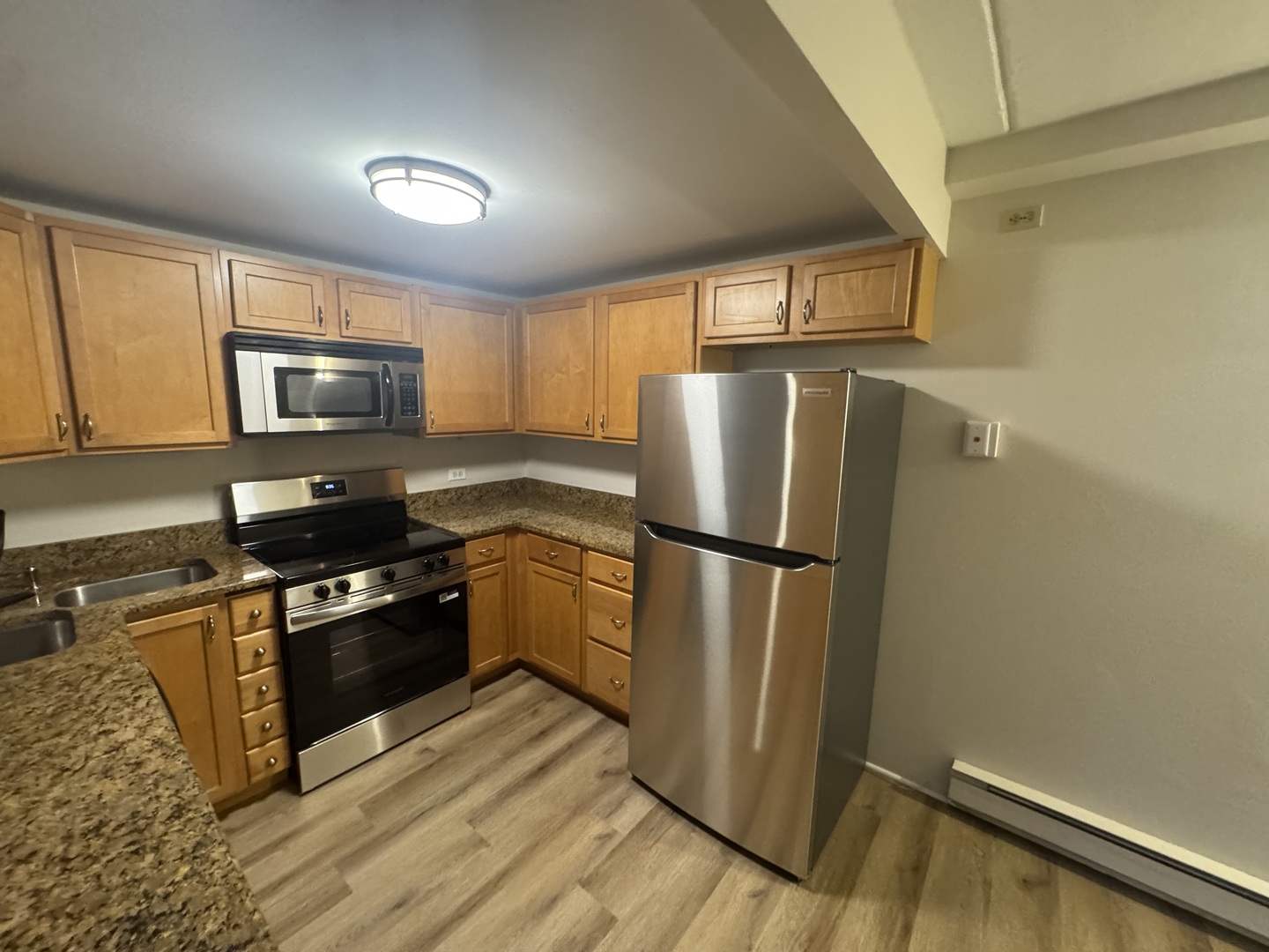 850 Des Plaines Avenue 207