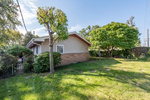 Tiny photo for 19 E Washington Street, Round Lake Park, IL 60073 (MLS # 12783668)