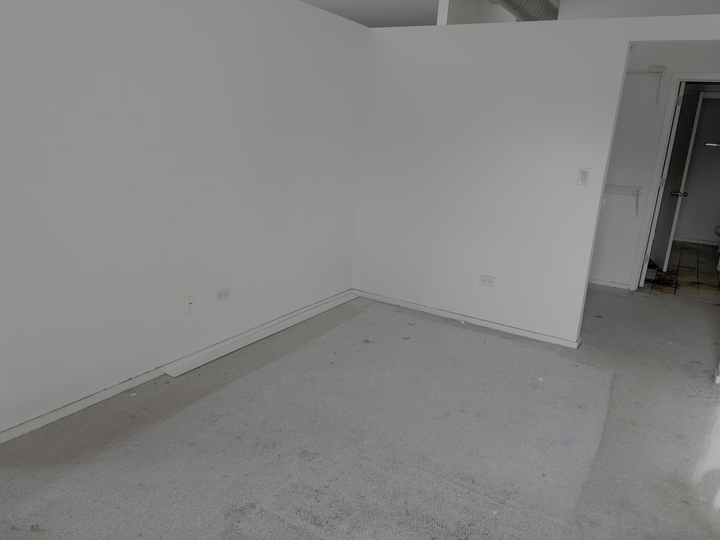 1000 E 53rd Street 221