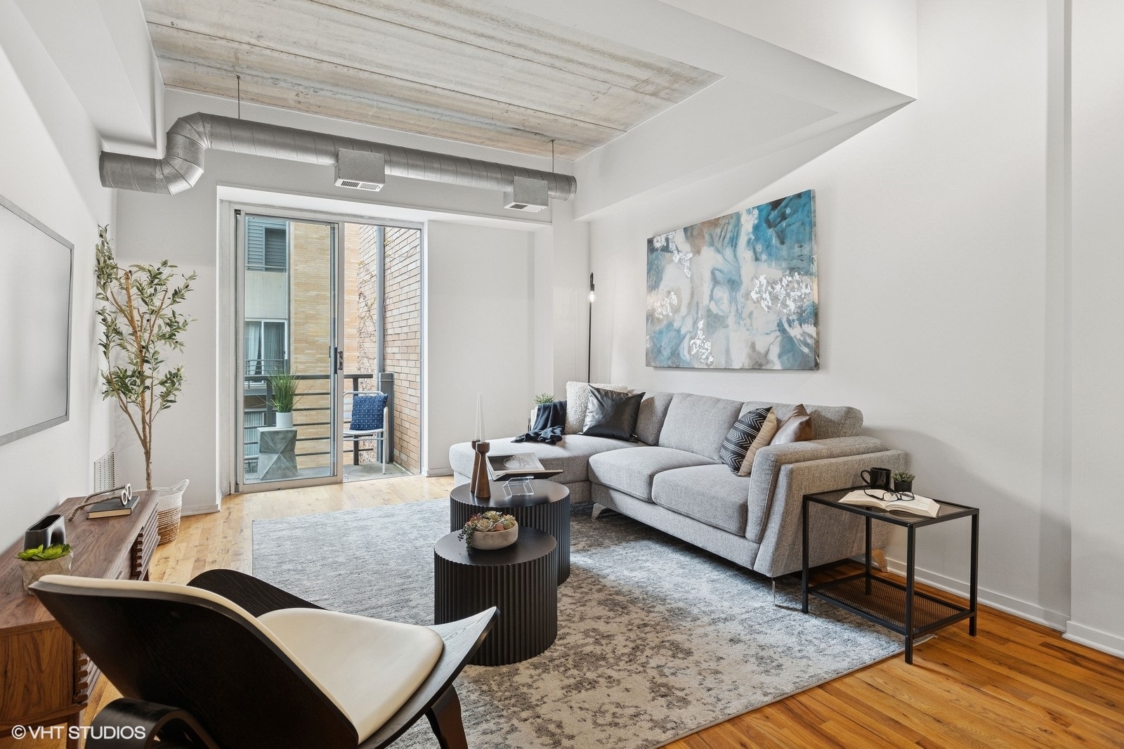 1440 S Michigan Avenue 521