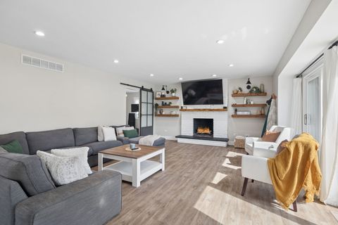 Tiny photo for 19443 Edgebrook Lane, Tinley Park, IL 60487 (MLS # 12620016)