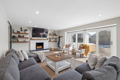 Tiny photo for 19443 Edgebrook Lane, Tinley Park, IL 60487 (MLS # 12620016)