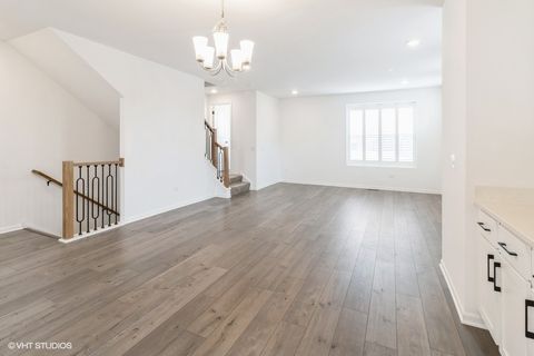 Tiny photo for 1533 Executive Way, Des Plaines, IL 60018 (MLS # 12493671)