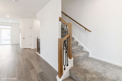 Tiny photo for 1533 Executive Way, Des Plaines, IL 60018 (MLS # 12493671)
