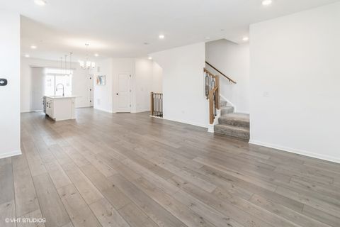 Tiny photo for 1533 Executive Way, Des Plaines, IL 60018 (MLS # 12493671)