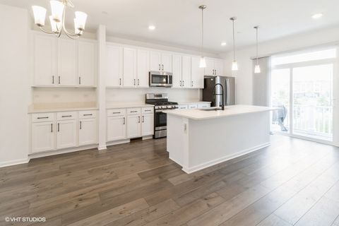 Tiny photo for 1533 Executive Way, Des Plaines, IL 60018 (MLS # 12493671)