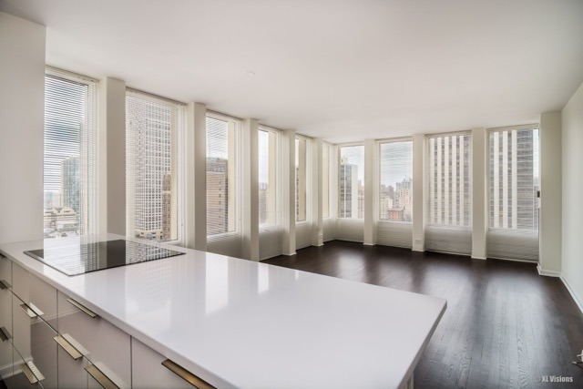100 E Walton Street 22H