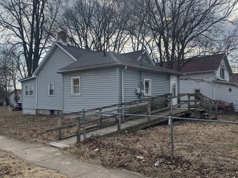 Tiny photo for 412 E Columbia Avenue, Champaign, IL 61820 (MLS # 12619797)