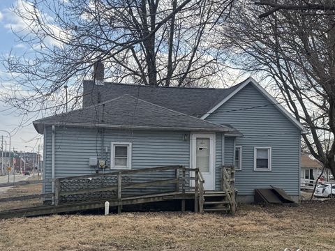 Tiny photo for 412 E Columbia Avenue, Champaign, IL 61820 (MLS # 12619797)