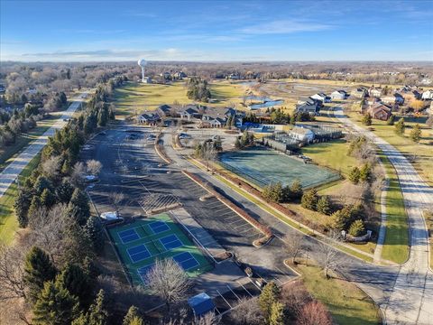 Tiny photo for 82 Open Parkway S, Hawthorn Woods, IL 60047 (MLS # 12512242)