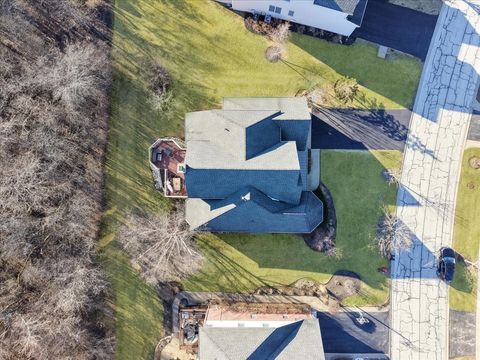 Tiny photo for 82 Open Parkway S, Hawthorn Woods, IL 60047 (MLS # 12512242)