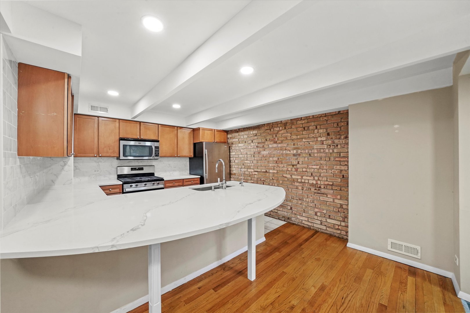 406 Lageschulte Street