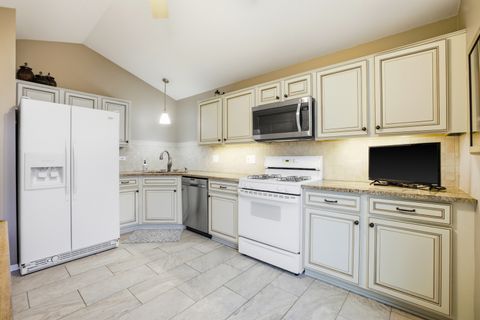 Tiny photo for 30W038 Willow Lane #D, Warrenville, IL 60555 (MLS # 12572145)